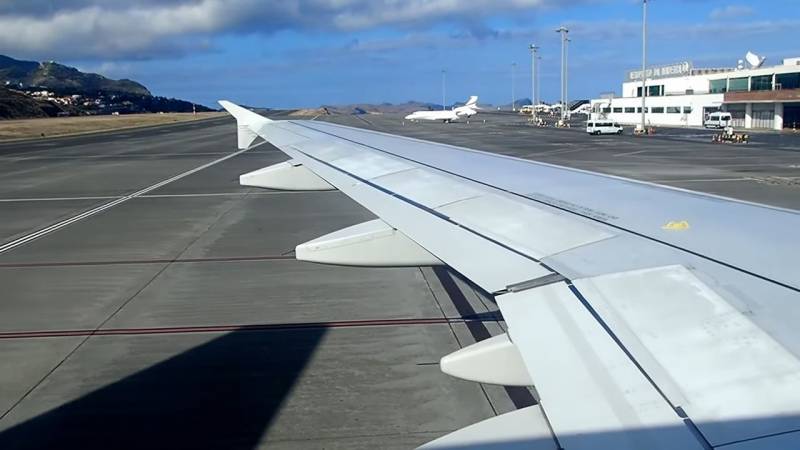 Zašto ljudi aplaudiraju kada avion sleti na zemlju?